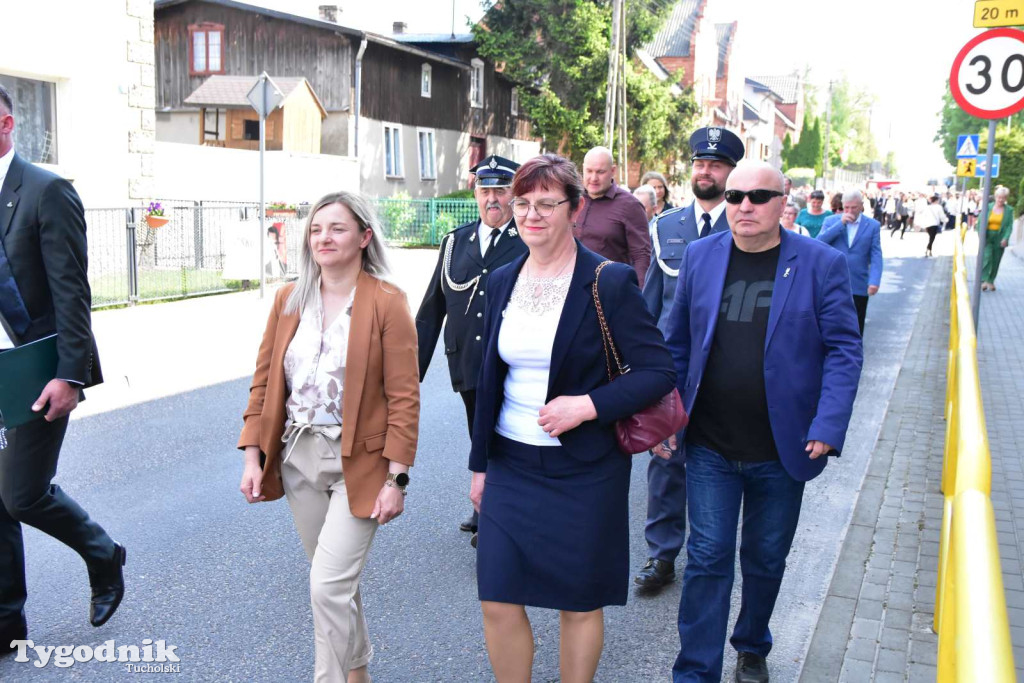 Uroczystość z okazji nadania Szkole Podstawowej w Lubiewie im. Wojska Polskiego