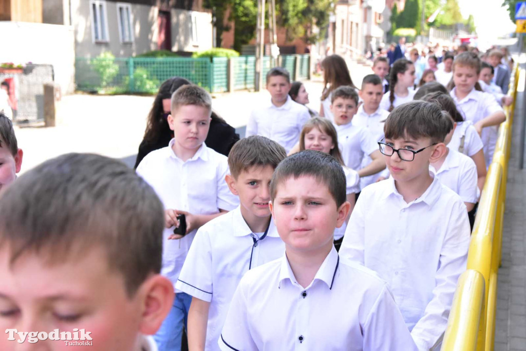 Uroczystość z okazji nadania Szkole Podstawowej w Lubiewie im. Wojska Polskiego
