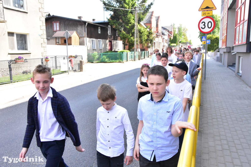 Uroczystość z okazji nadania Szkole Podstawowej w Lubiewie im. Wojska Polskiego