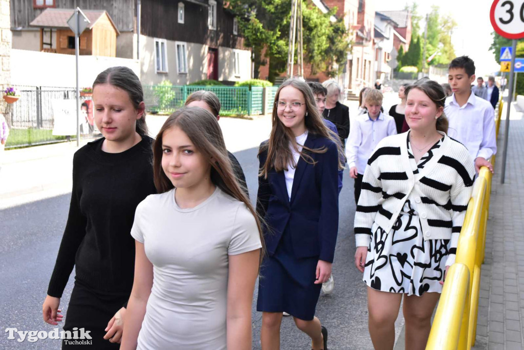 Uroczystość z okazji nadania Szkole Podstawowej w Lubiewie im. Wojska Polskiego
