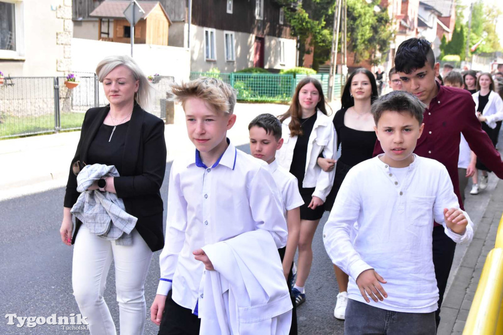 Uroczystość z okazji nadania Szkole Podstawowej w Lubiewie im. Wojska Polskiego
