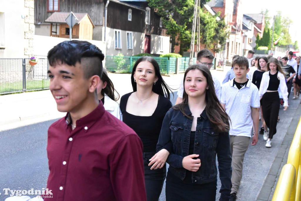 Uroczystość z okazji nadania Szkole Podstawowej w Lubiewie im. Wojska Polskiego