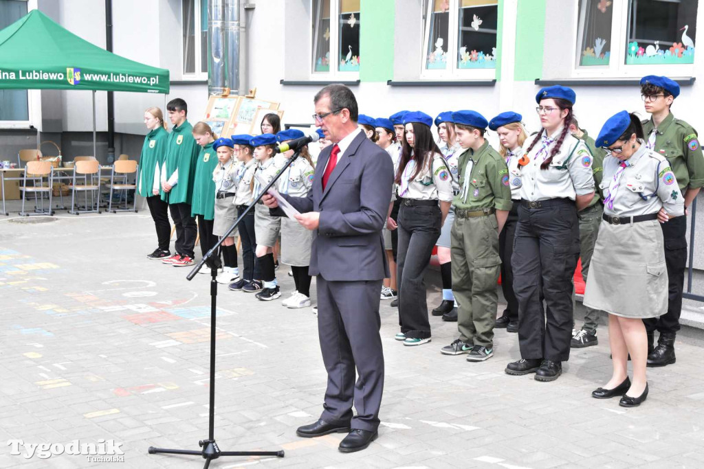 Uroczystość z okazji nadania Szkole Podstawowej w Lubiewie im. Wojska Polskiego