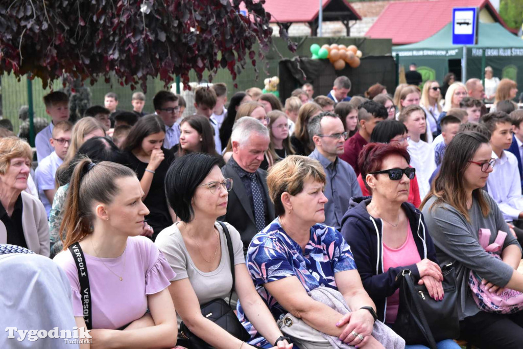 Uroczystość z okazji nadania Szkole Podstawowej w Lubiewie im. Wojska Polskiego