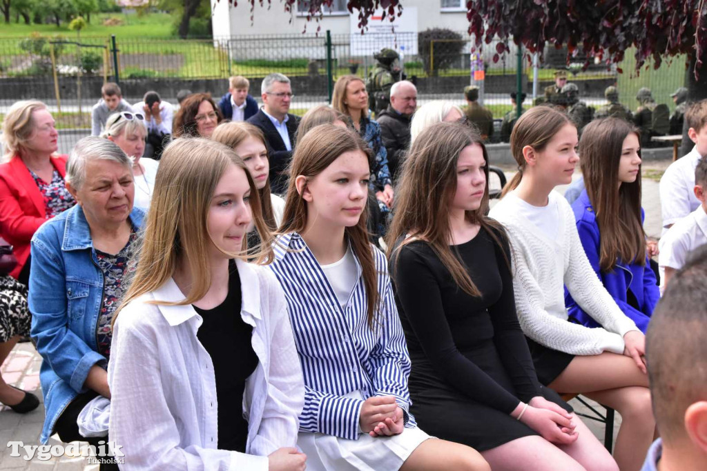 Uroczystość z okazji nadania Szkole Podstawowej w Lubiewie im. Wojska Polskiego