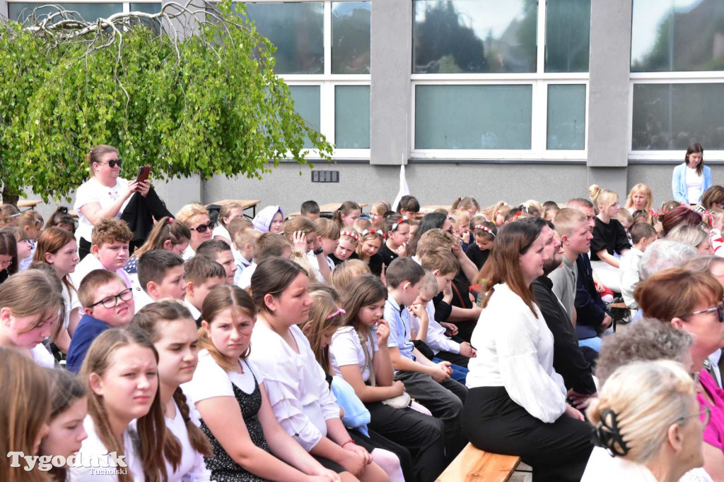 Uroczystość z okazji nadania Szkole Podstawowej w Lubiewie im. Wojska Polskiego