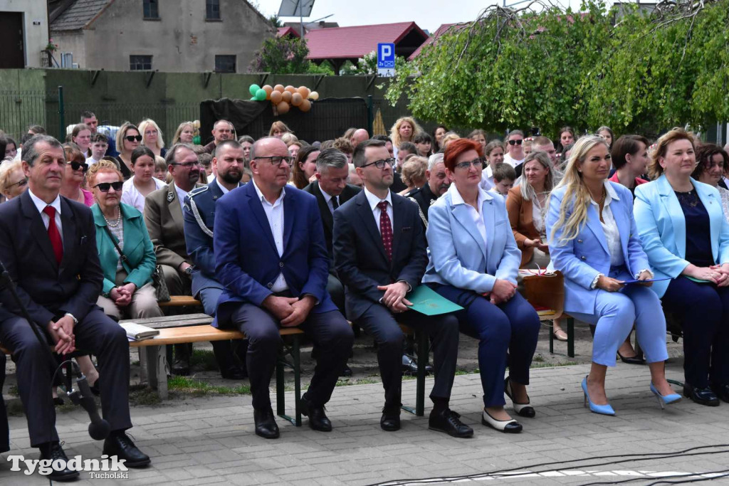 Uroczystość z okazji nadania Szkole Podstawowej w Lubiewie im. Wojska Polskiego