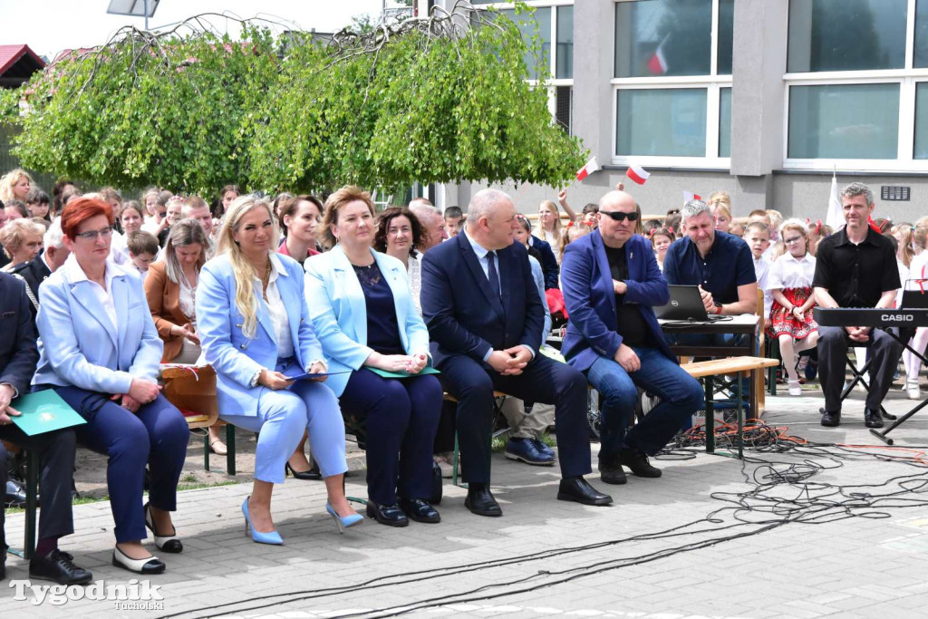 Uroczystość z okazji nadania Szkole Podstawowej w Lubiewie im. Wojska Polskiego