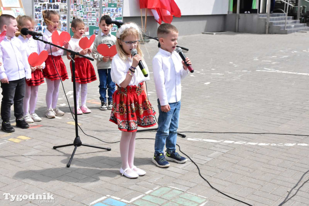 Uroczystość z okazji nadania Szkole Podstawowej w Lubiewie im. Wojska Polskiego