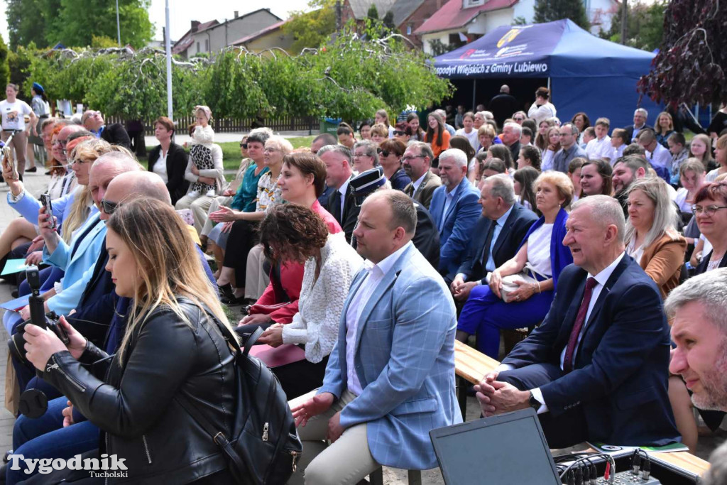 Uroczystość z okazji nadania Szkole Podstawowej w Lubiewie im. Wojska Polskiego