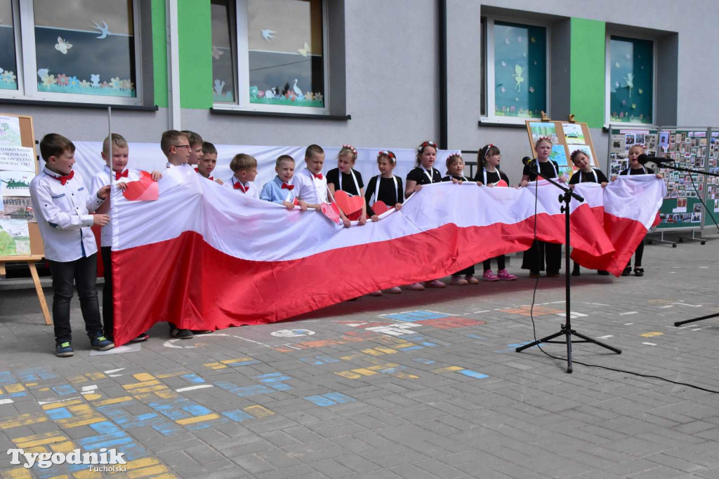 Uroczystość z okazji nadania Szkole Podstawowej w Lubiewie im. Wojska Polskiego