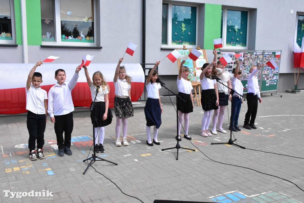 Uroczystość z okazji nadania Szkole Podstawowej w Lubiewie im. Wojska Polskiego