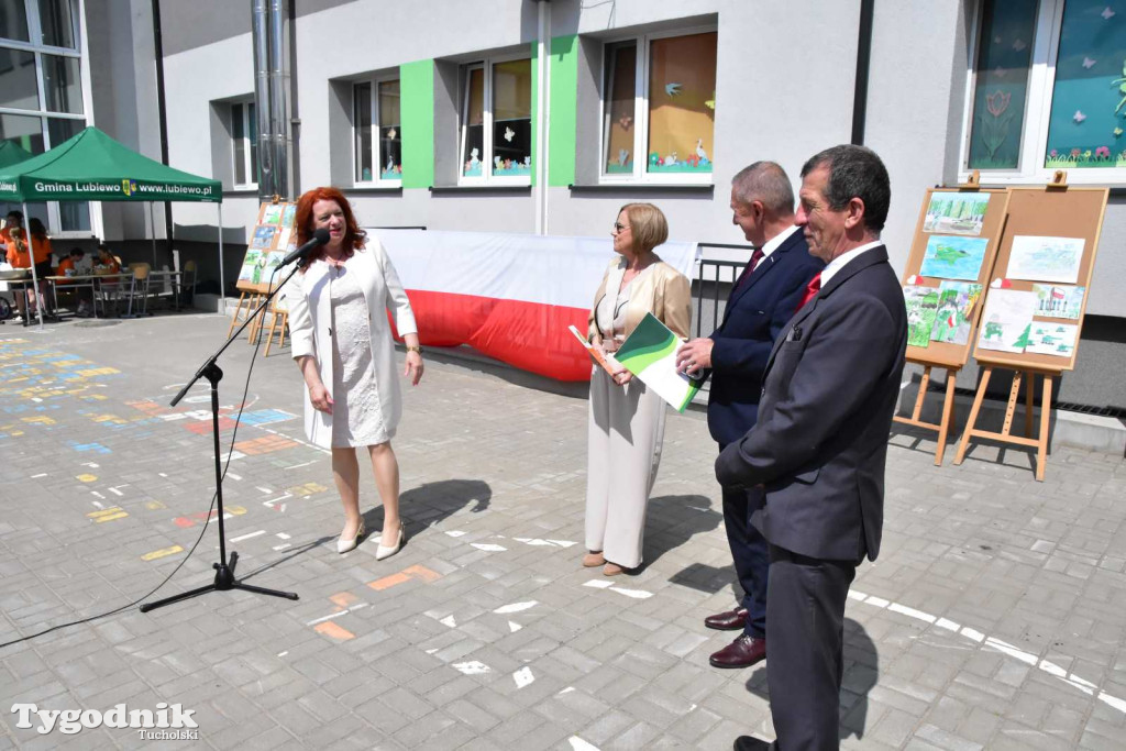 Uroczystość z okazji nadania Szkole Podstawowej w Lubiewie im. Wojska Polskiego