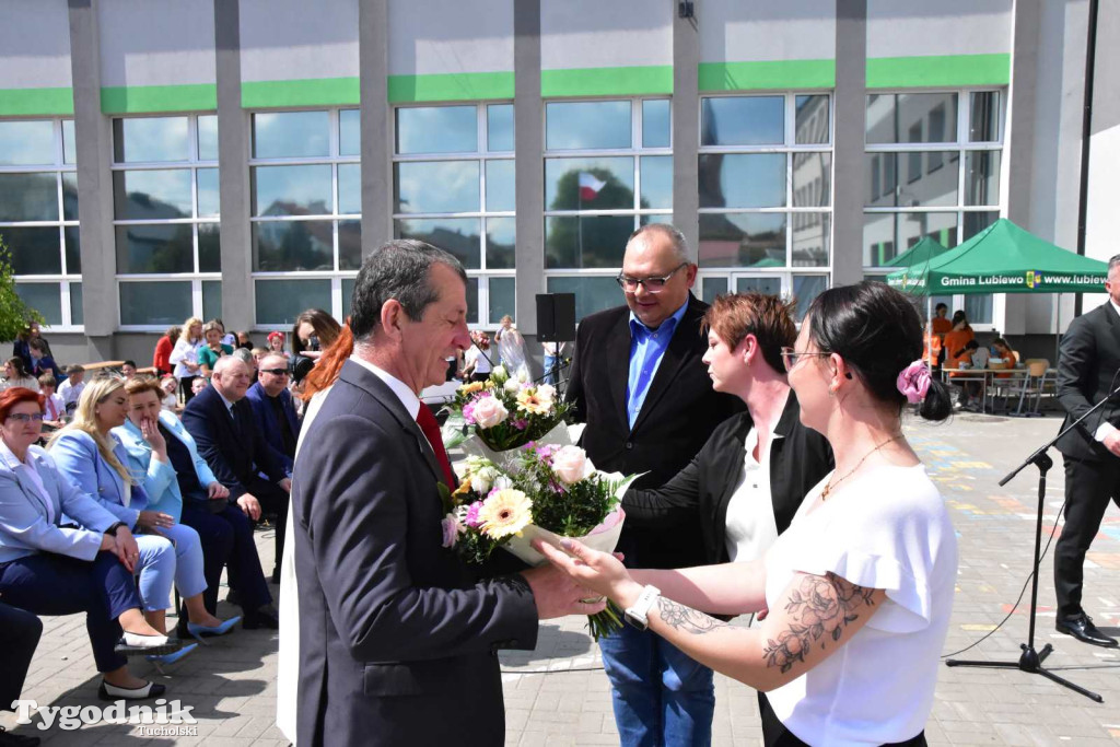 Uroczystość z okazji nadania Szkole Podstawowej w Lubiewie im. Wojska Polskiego