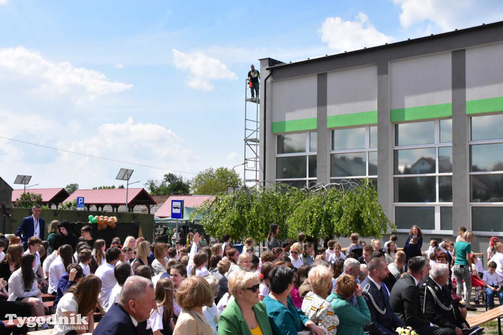 Uroczystość z okazji nadania Szkole Podstawowej w Lubiewie im. Wojska Polskiego