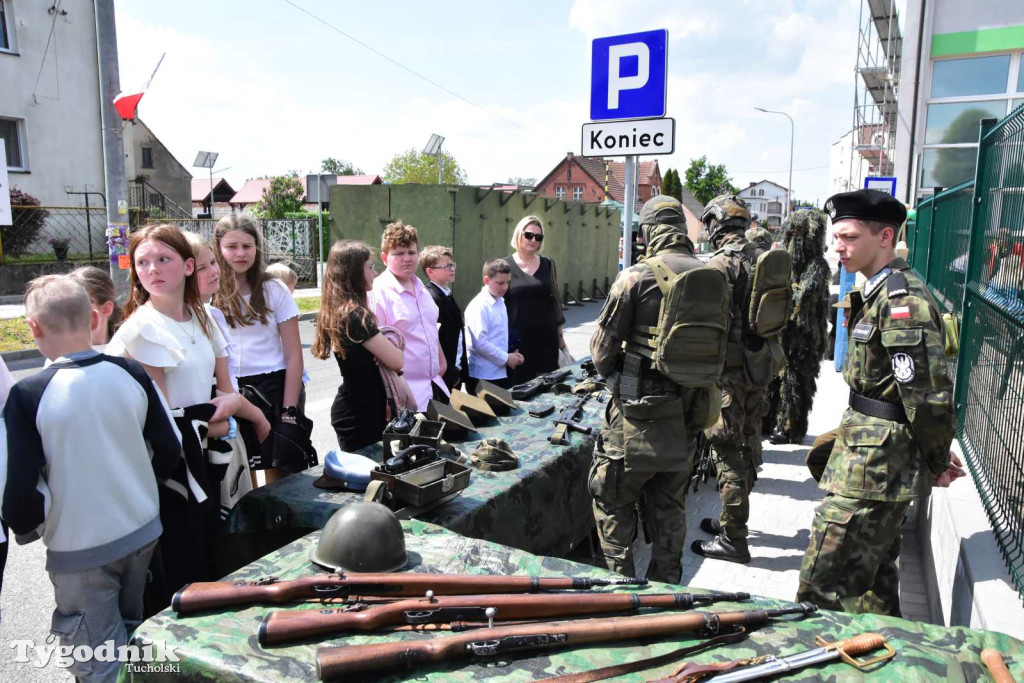 Uroczystość z okazji nadania Szkole Podstawowej w Lubiewie im. Wojska Polskiego