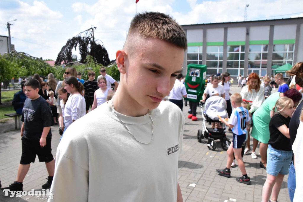 Uroczystość z okazji nadania Szkole Podstawowej w Lubiewie im. Wojska Polskiego