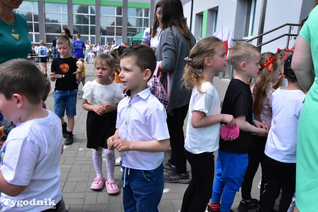 Uroczystość z okazji nadania Szkole Podstawowej w Lubiewie im. Wojska Polskiego