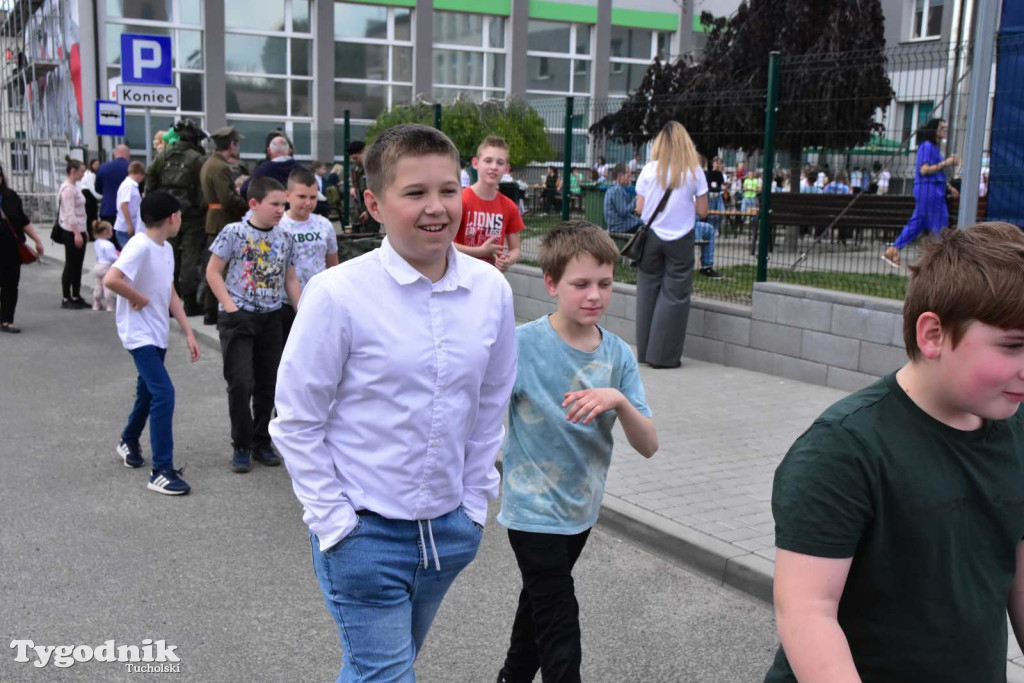 Uroczystość z okazji nadania Szkole Podstawowej w Lubiewie im. Wojska Polskiego