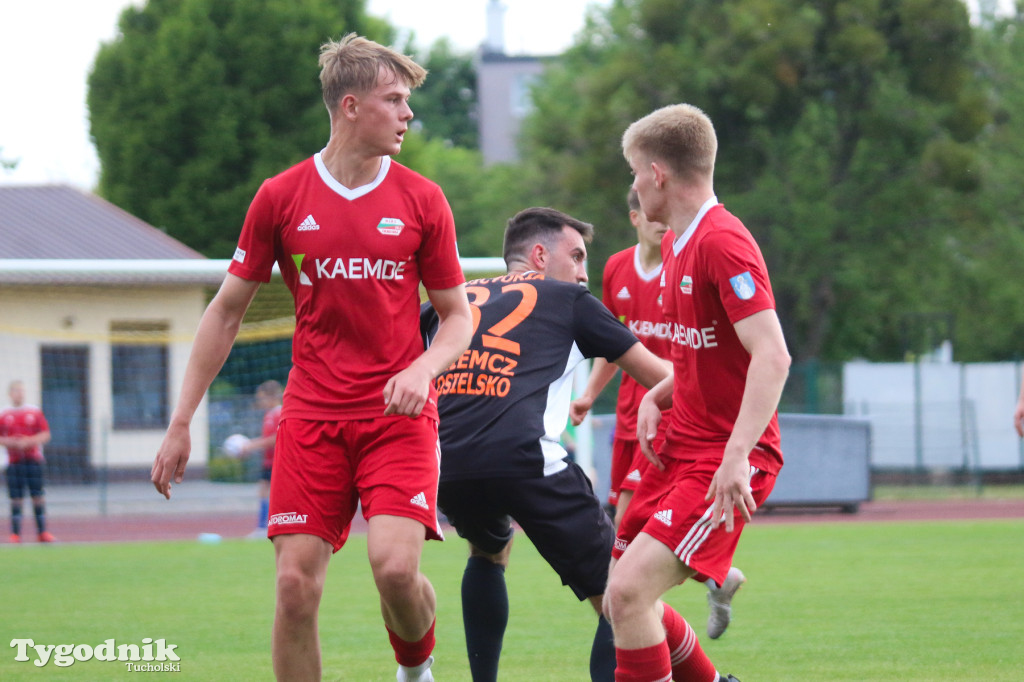 Klasa A: Tucholanka Kaemde Tuchola - Victoria Niemcz 1:1 (1:1). Bramka: Galiński (29)