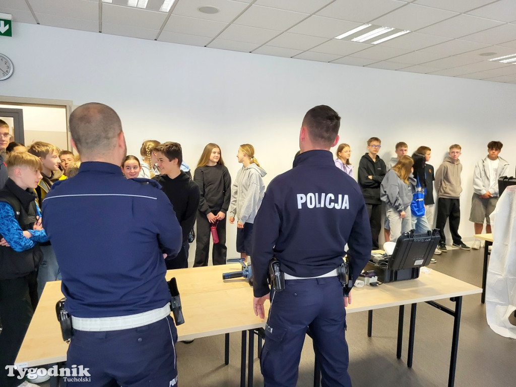Drzwi otwarte w tucholskiej komendzie