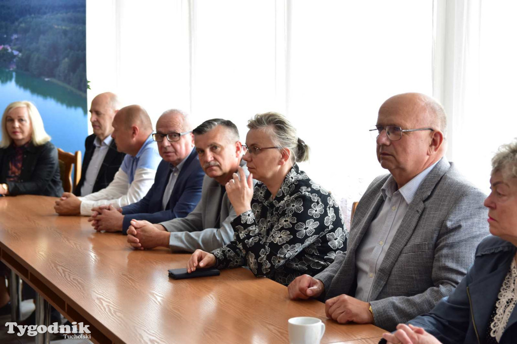 Podpisanie umowy na budowe bloków w Gostycynie