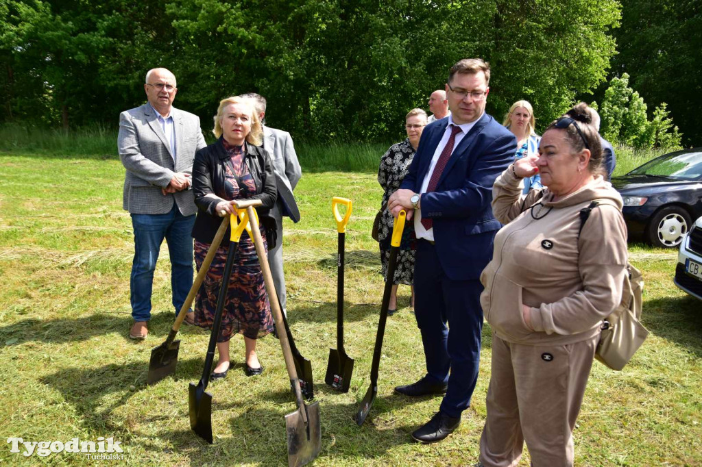 Podpisanie umowy na budowe bloków w Gostycynie