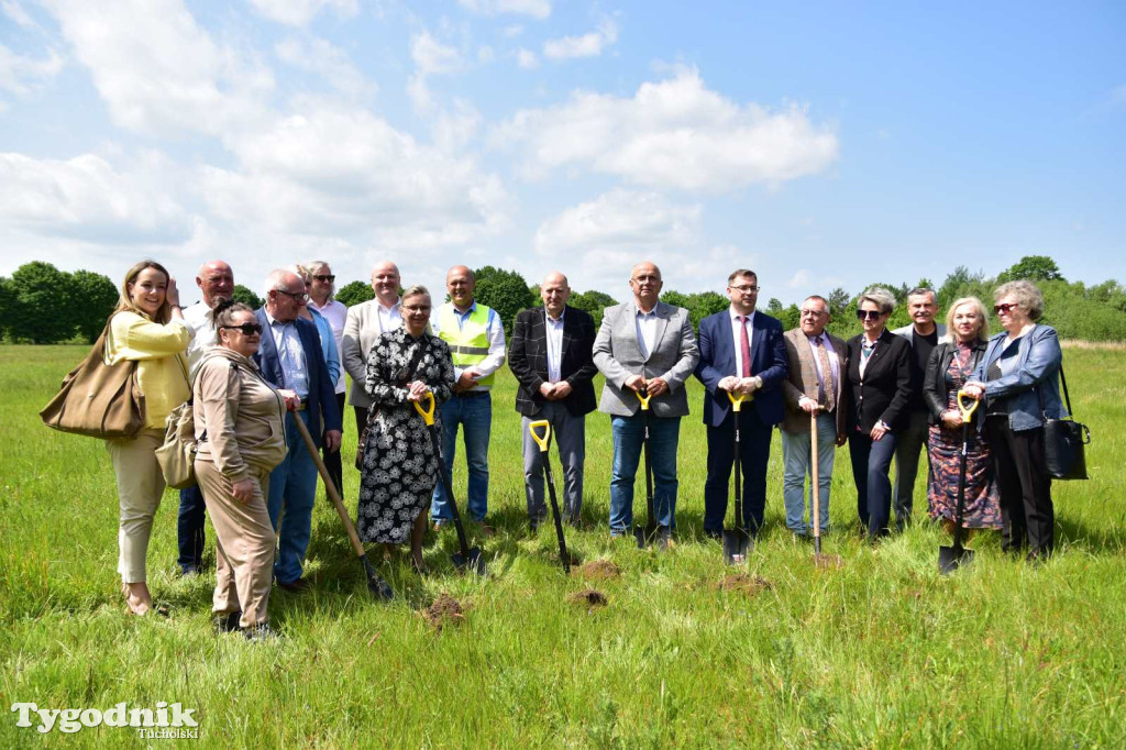 Podpisanie umowy na budowe bloków w Gostycynie