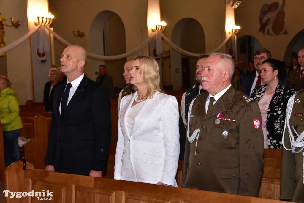 Tuchola: Uroczystość wręczenia sztandaru 11. Wojskowego Oddziału Gospodarczego