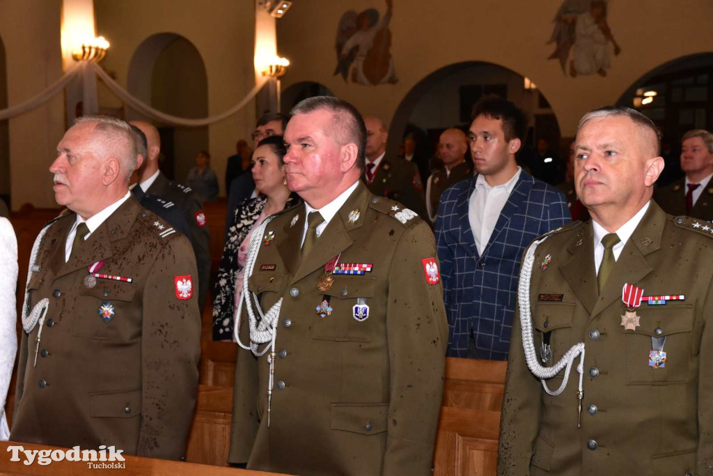Tuchola: Uroczystość wręczenia sztandaru 11. Wojskowego Oddziału Gospodarczego