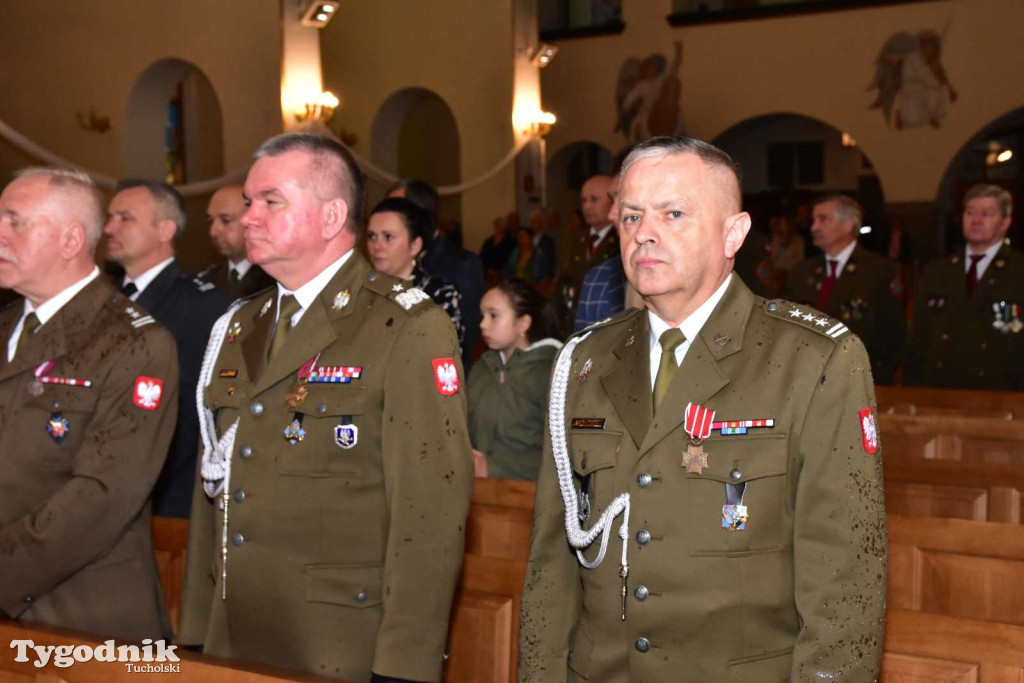 Tuchola: Uroczystość wręczenia sztandaru 11. Wojskowego Oddziału Gospodarczego