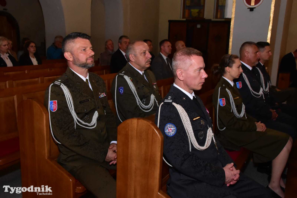 Tuchola: Uroczystość wręczenia sztandaru 11. Wojskowego Oddziału Gospodarczego