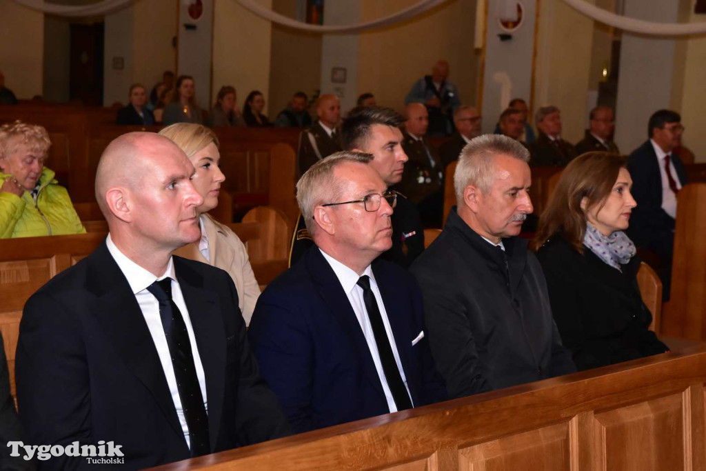 Tuchola: Uroczystość wręczenia sztandaru 11. Wojskowego Oddziału Gospodarczego