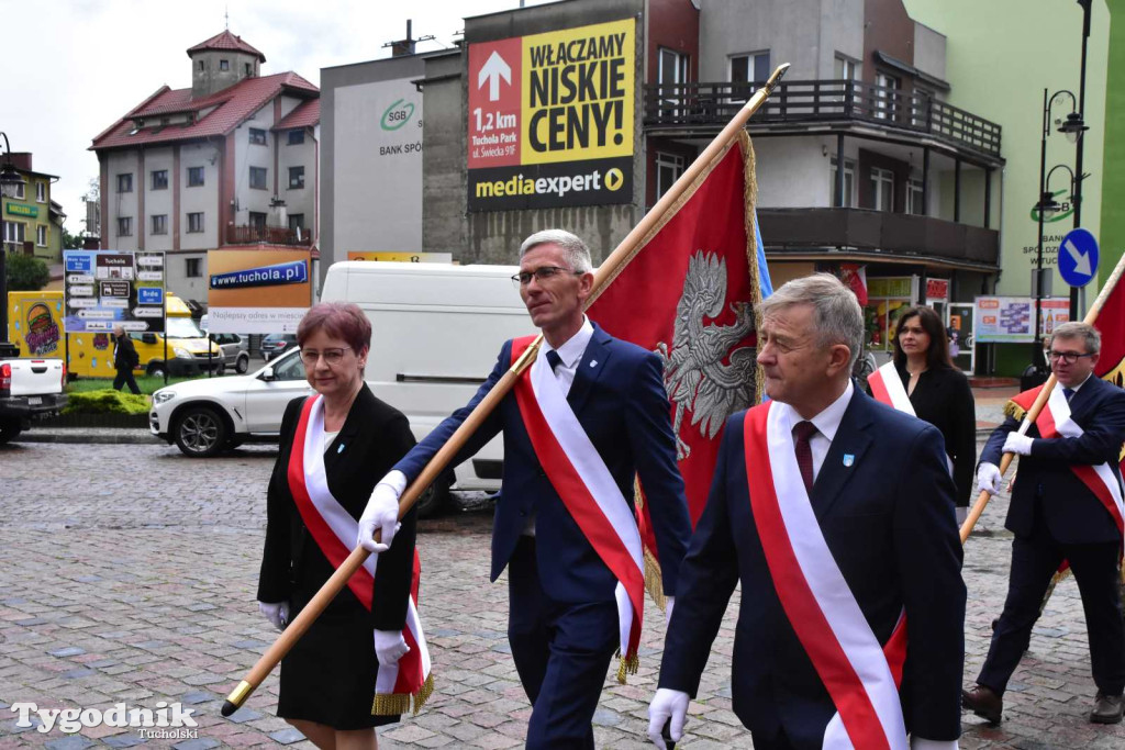 Tuchola: Uroczystość wręczenia sztandaru 11. Wojskowego Oddziału Gospodarczego