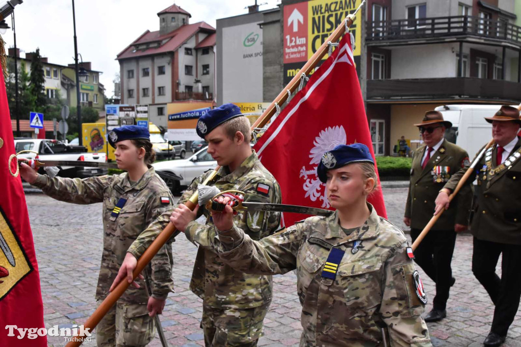 Tuchola: Uroczystość wręczenia sztandaru 11. Wojskowego Oddziału Gospodarczego