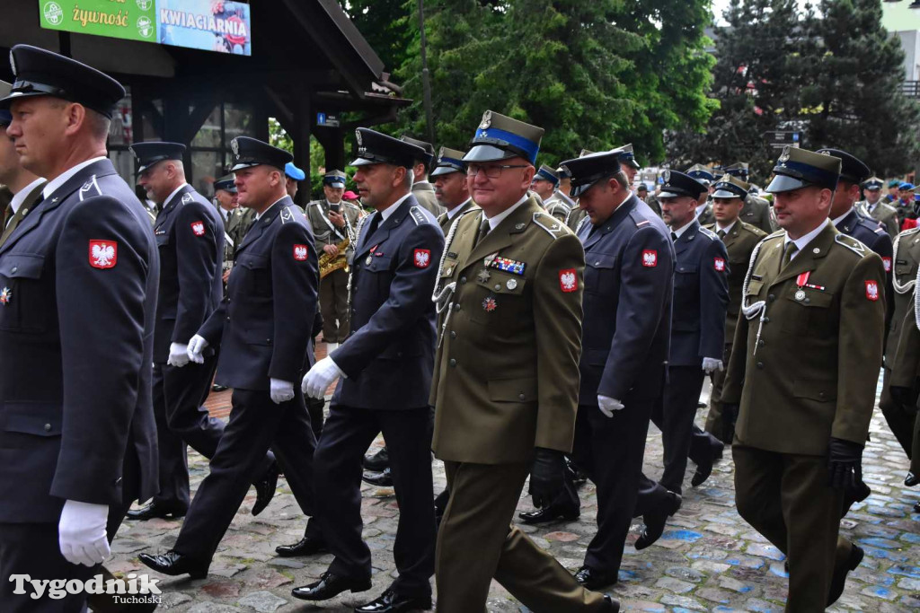 Tuchola: Uroczystość wręczenia sztandaru 11. Wojskowego Oddziału Gospodarczego