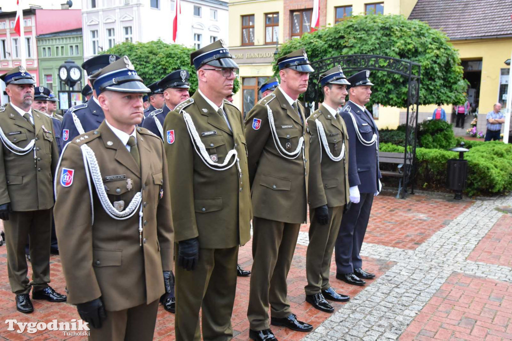 Tuchola: Uroczystość wręczenia sztandaru 11. Wojskowego Oddziału Gospodarczego