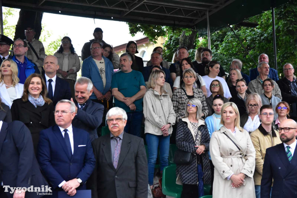 Tuchola: Uroczystość wręczenia sztandaru 11. Wojskowego Oddziału Gospodarczego