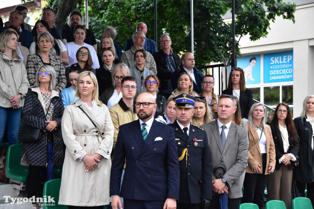 Tuchola: Uroczystość wręczenia sztandaru 11. Wojskowego Oddziału Gospodarczego
