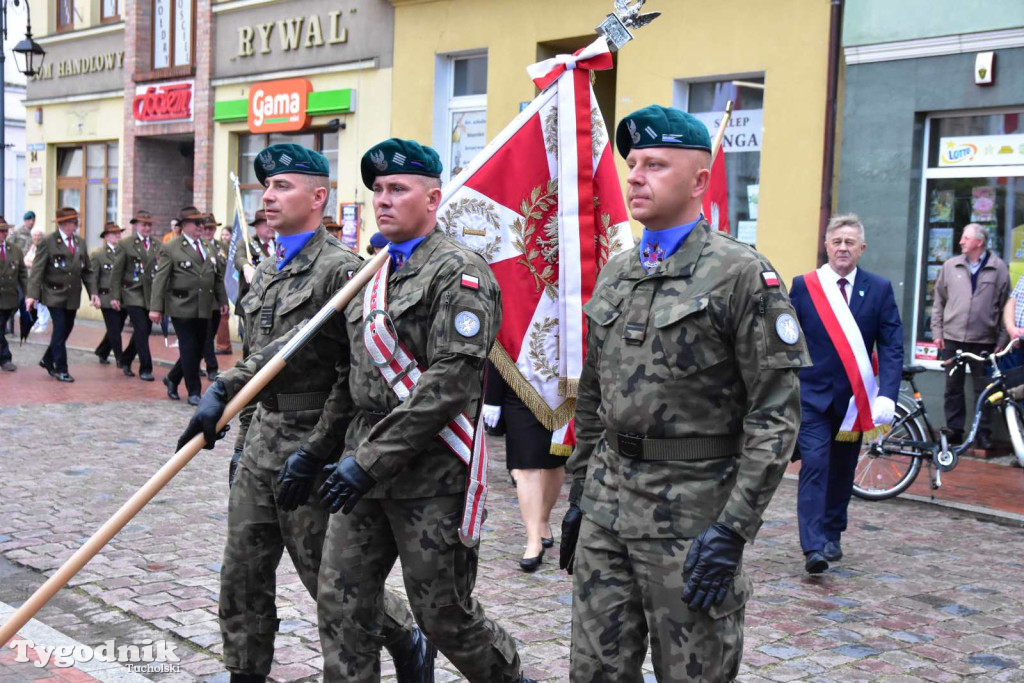 Tuchola: Uroczystość wręczenia sztandaru 11. Wojskowego Oddziału Gospodarczego