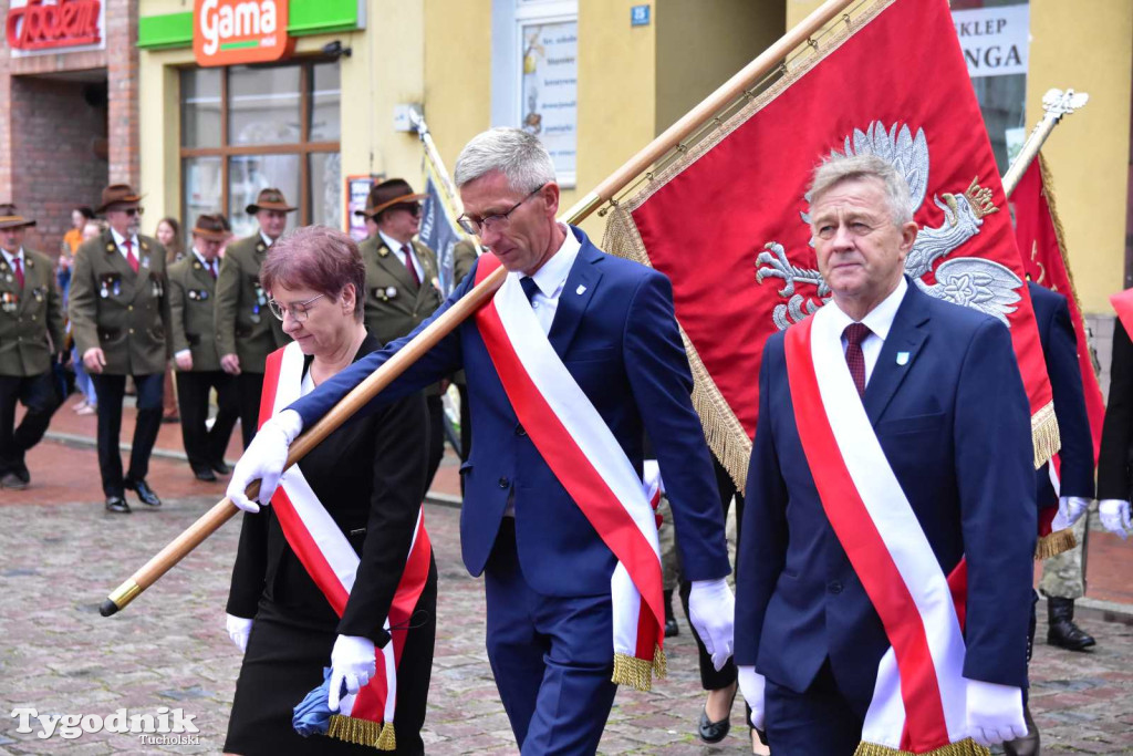 Tuchola: Uroczystość wręczenia sztandaru 11. Wojskowego Oddziału Gospodarczego