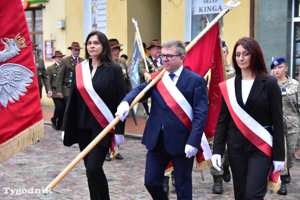 Tuchola: Uroczystość wręczenia sztandaru 11. Wojskowego Oddziału Gospodarczego