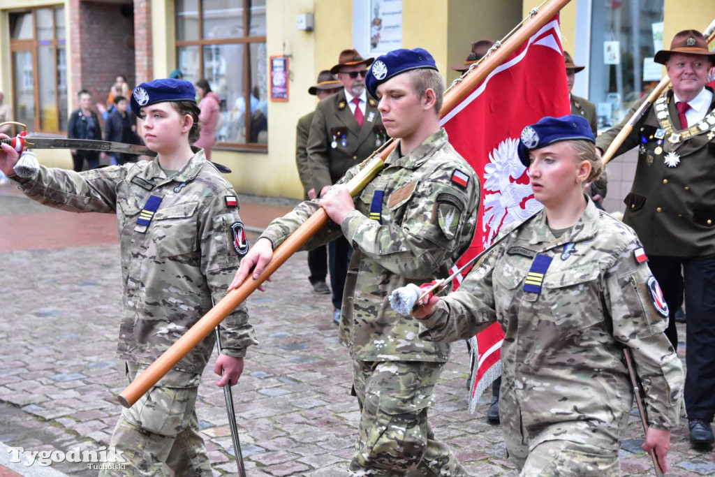 Tuchola: Uroczystość wręczenia sztandaru 11. Wojskowego Oddziału Gospodarczego