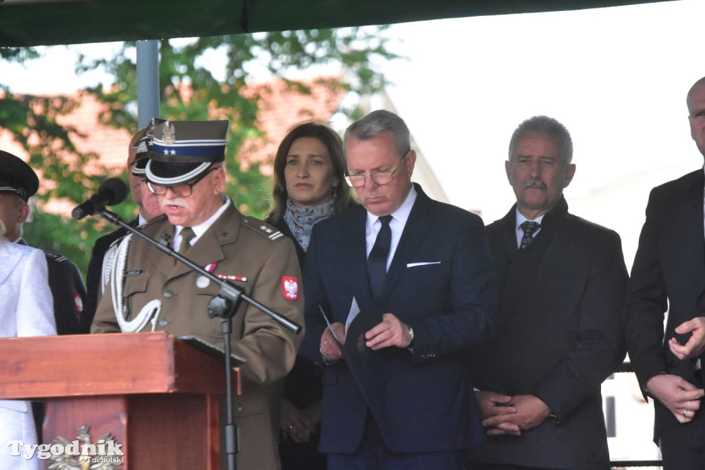 Tuchola: Uroczystość wręczenia sztandaru 11. Wojskowego Oddziału Gospodarczego