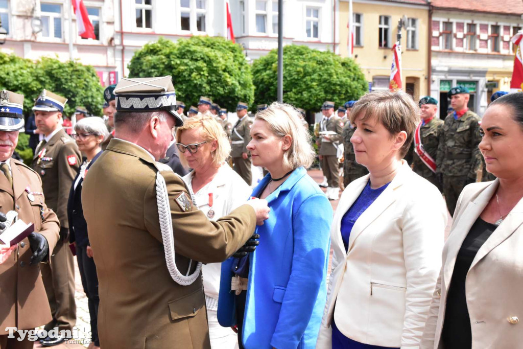 Tuchola: Uroczystość wręczenia sztandaru 11. Wojskowego Oddziału Gospodarczego