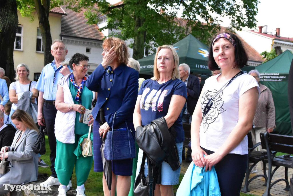 Tuchola: Uroczystość wręczenia sztandaru 11. Wojskowego Oddziału Gospodarczego