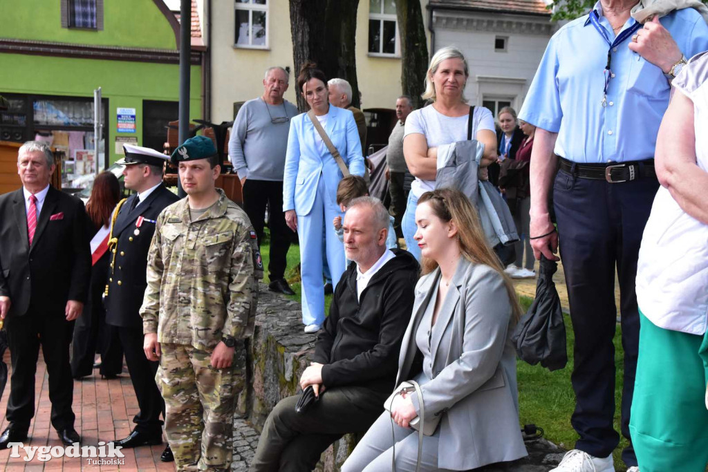Tuchola: Uroczystość wręczenia sztandaru 11. Wojskowego Oddziału Gospodarczego