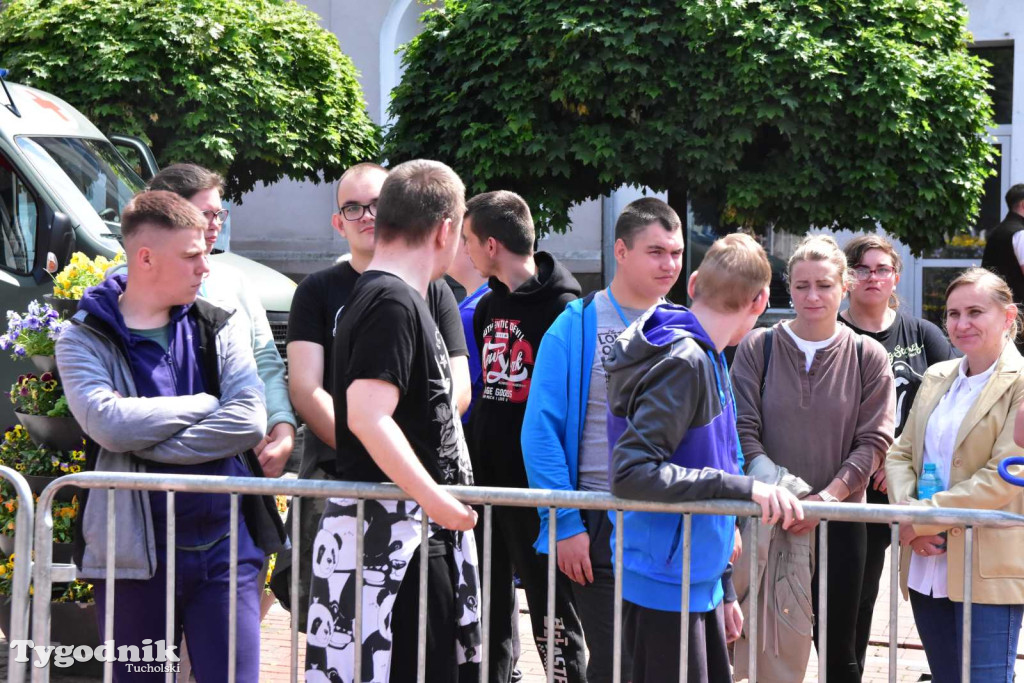 Tuchola: Uroczystość wręczenia sztandaru 11. Wojskowego Oddziału Gospodarczego