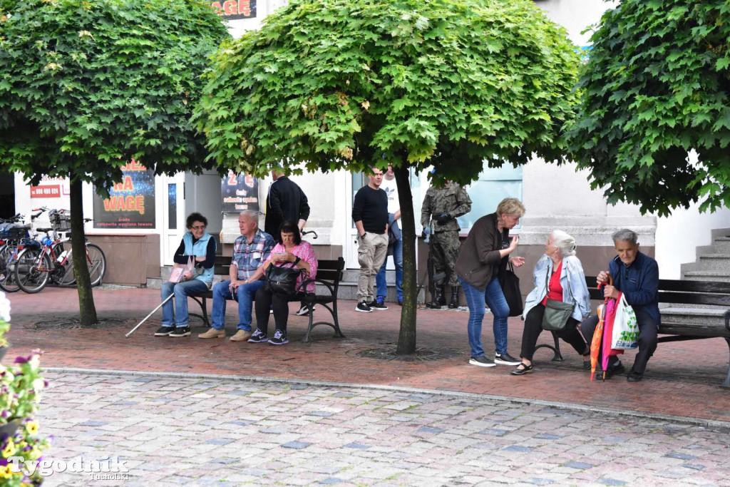Tuchola: Uroczystość wręczenia sztandaru 11. Wojskowego Oddziału Gospodarczego