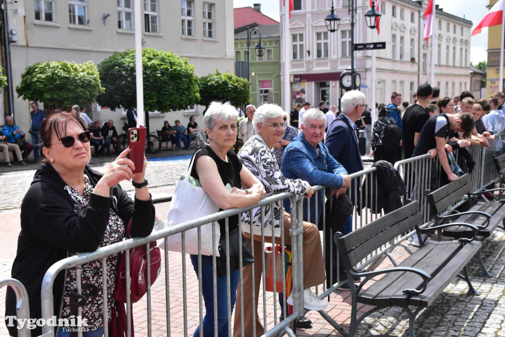 Tuchola: Uroczystość wręczenia sztandaru 11. Wojskowego Oddziału Gospodarczego